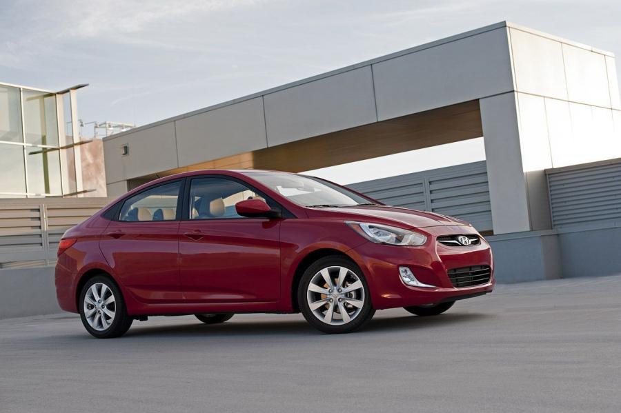  Hyundai Accent 2012 года  (фото 2 из 30)